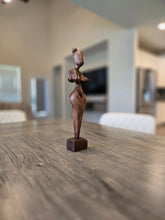 Load image into Gallery viewer, Adesuwa (Edo/Yoruba – “Crowned in peace” or “Born into comfort”)