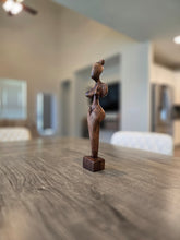 Load image into Gallery viewer, Adesuwa (Edo/Yoruba – “Crowned in peace” or “Born into comfort”)