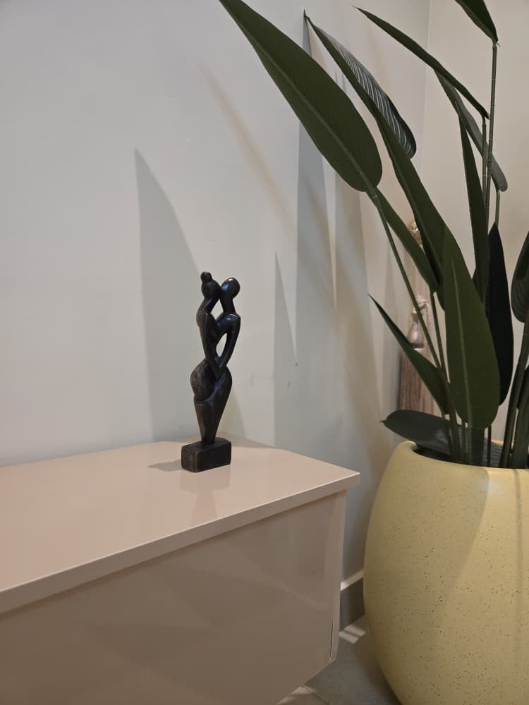 Ụzọ Ịhụnanya Collection