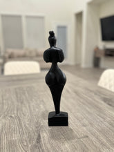Load image into Gallery viewer, Adesuwa (Edo/Yoruba – “Crowned in peace” or “Born into comfort”)
