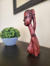 Load image into Gallery viewer, Budurwa - African Wood Sculpture
