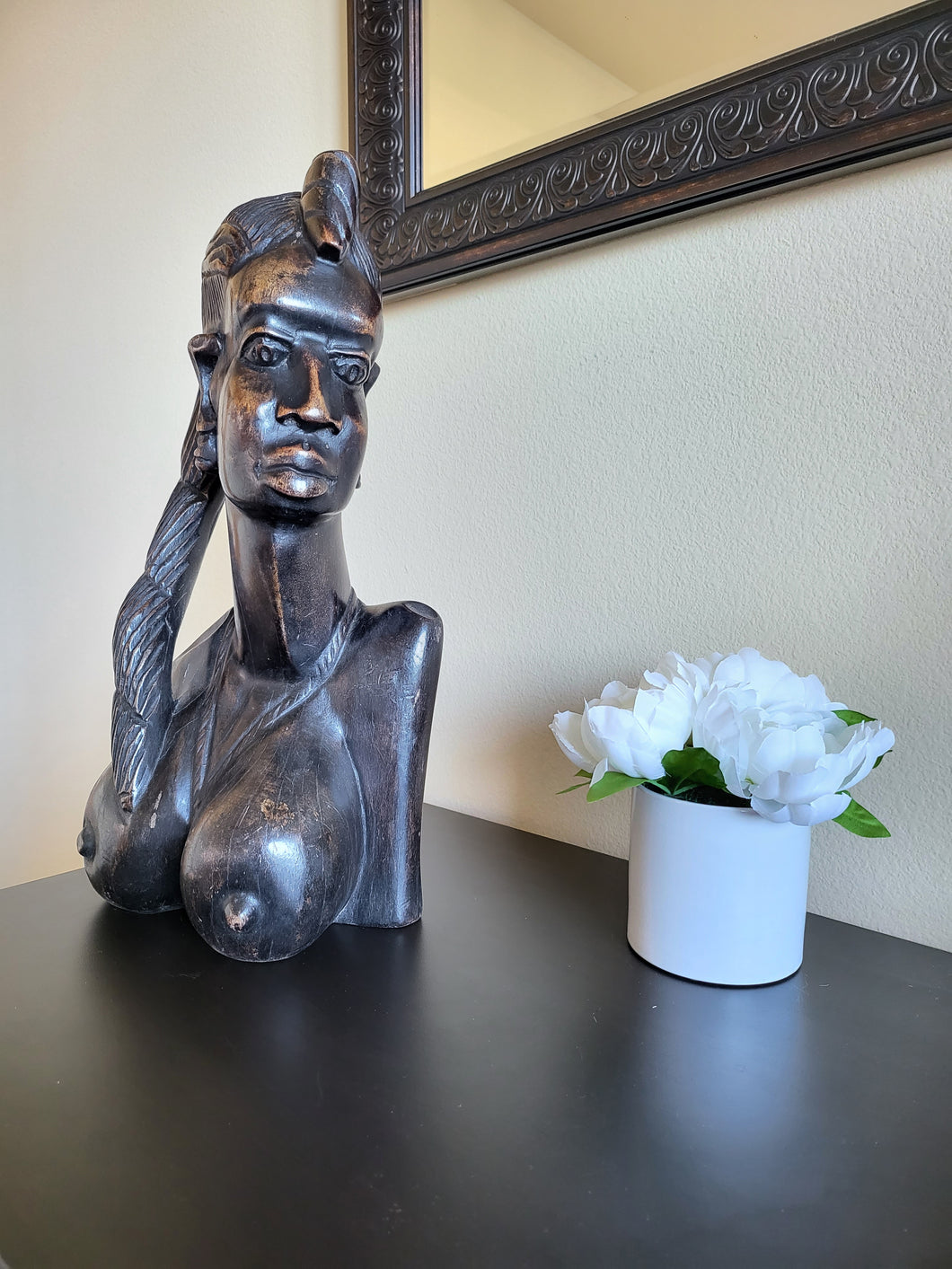 Shakara Woman - African Wood Sculpture